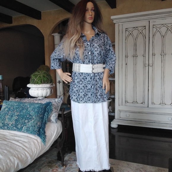 Outfit - Picture 2 of 6